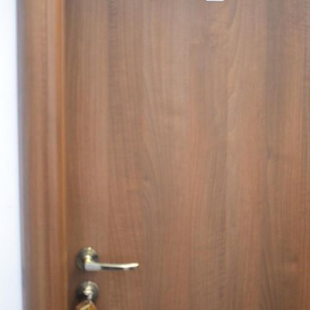 Vila Cu Trandafiri Cozy Apartments 2 Camere Bragadiru エクステリア 写真