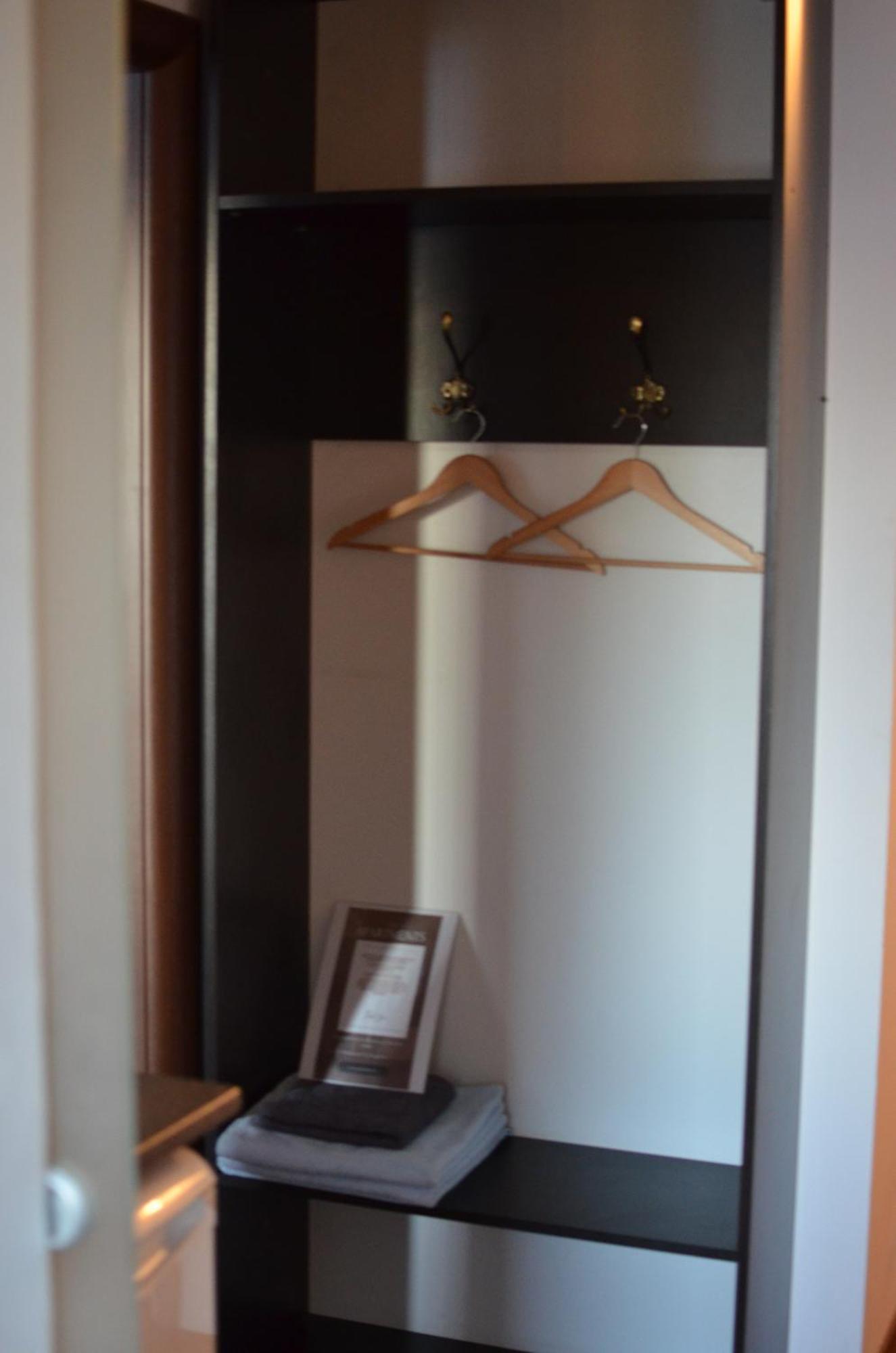 Vila Cu Trandafiri Cozy Apartments 2 Camere Bragadiru エクステリア 写真