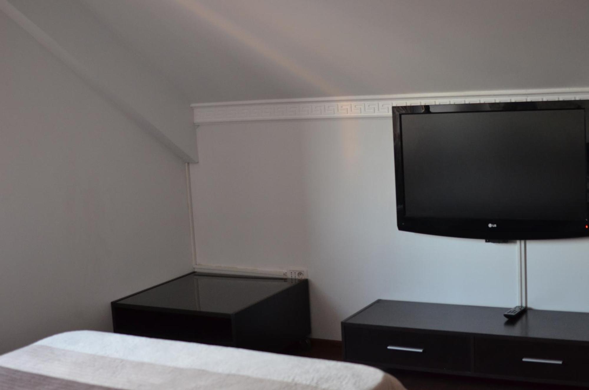 Vila Cu Trandafiri Cozy Apartments 2 Camere Bragadiru エクステリア 写真